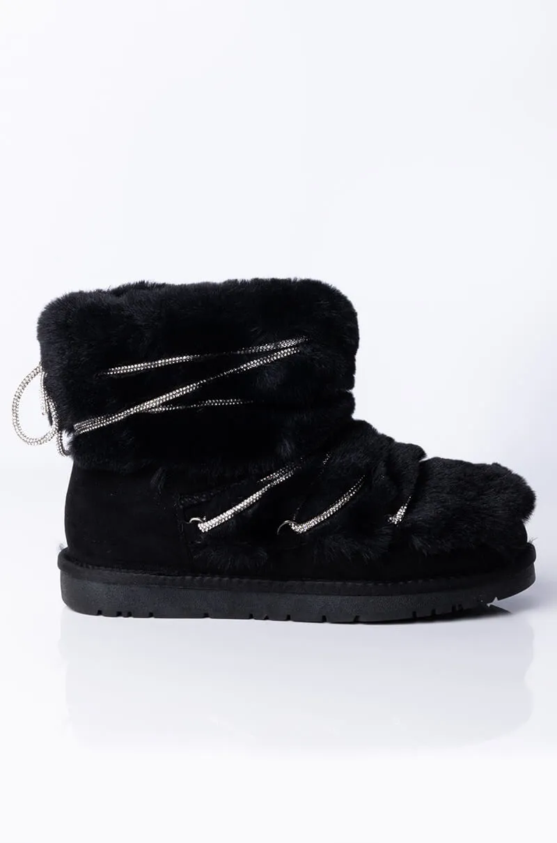 AZALEA WANG COZIED UP FLAT BOOTIE IN BLACK