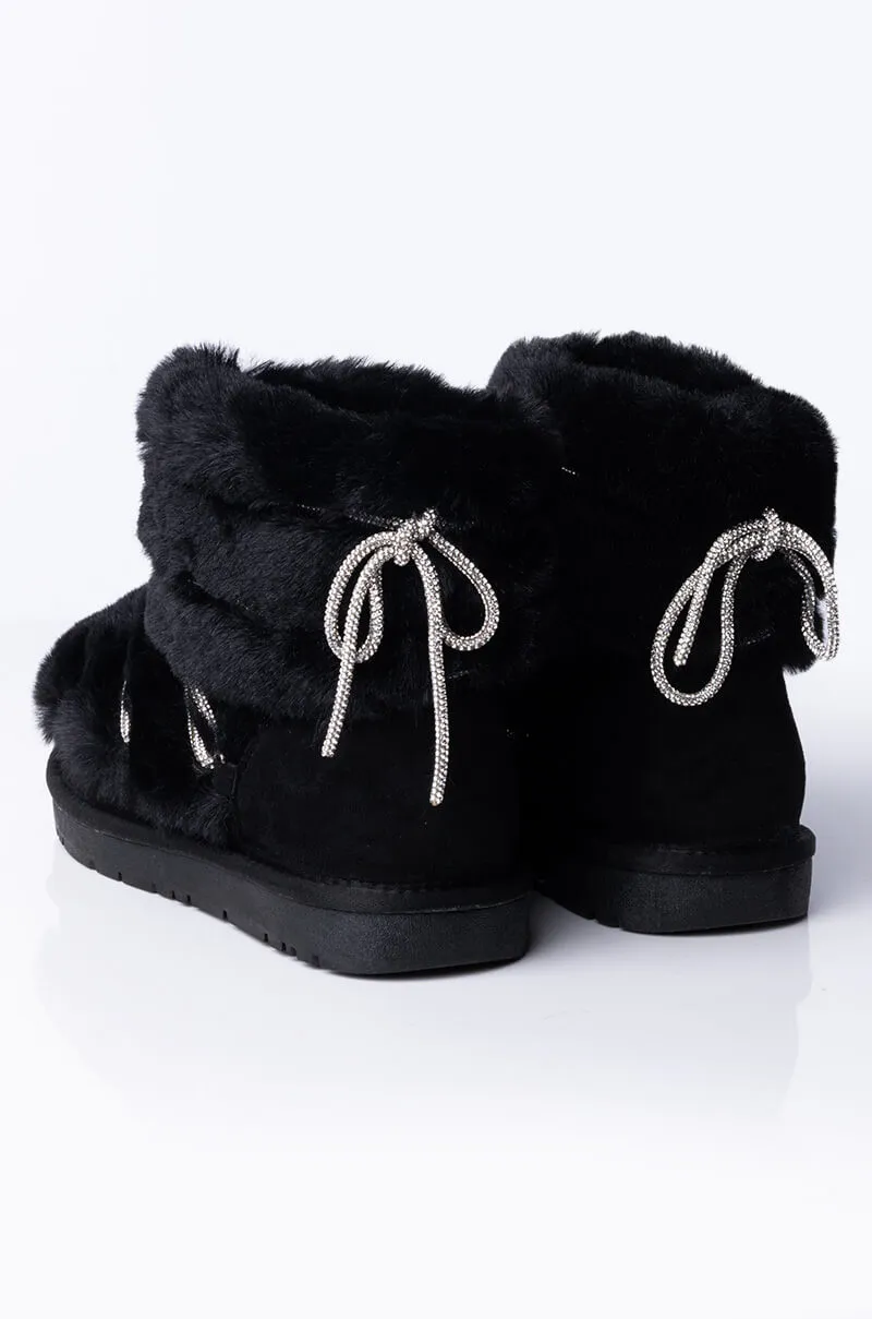 AZALEA WANG COZIED UP FLAT BOOTIE IN BLACK